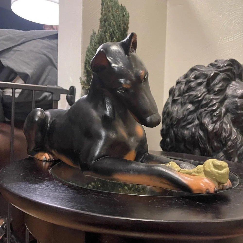 Doberman statue Approx 17”Lx5.5”Wx7.5”H resin plastic-like. - Picture 2 of 7